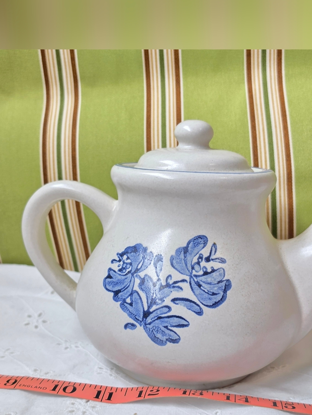 Vintage Pfaltzgraff Yorktowne teapot